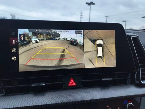 Used 2025 Kia Sportage SX image 26