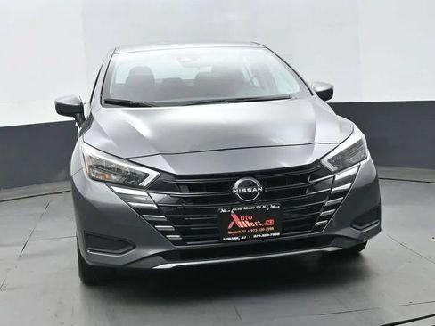 Used 2025 Nissan Versa SV FWD image 3