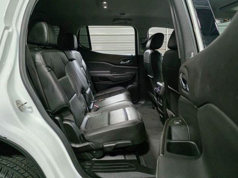 Used 2023 GMC Acadia SLT image 18