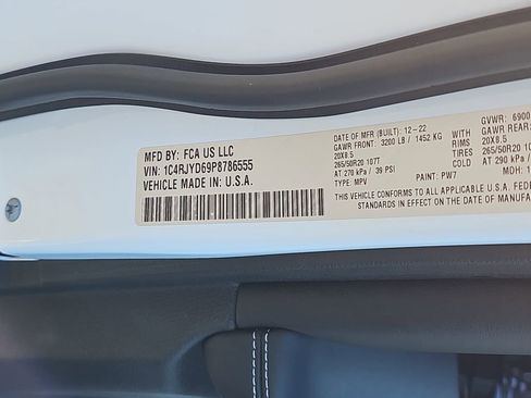 Used 2023 Jeep Grand Cherokee Overland w/ Luxury Tech Group IV image 40