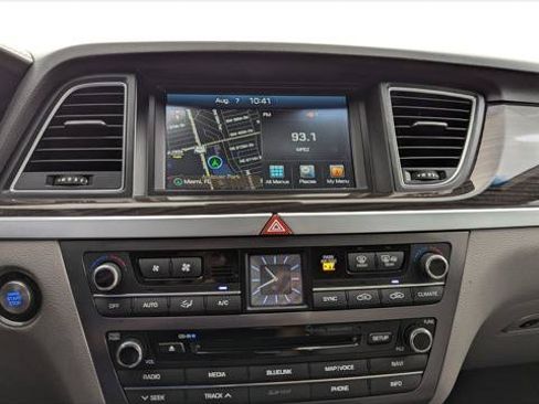 Used 2017 Genesis G80 3.8 RWD image 27