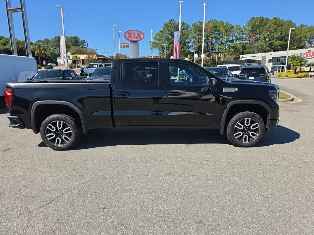 Used 2023 GMC Sierra 1500 AT4 w/ AT4 Premium Package AWD/4WD image 8