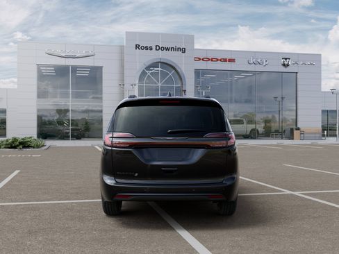 New 2026 Chrysler Pacifica Select w/ S Appearance Package FWD image 7