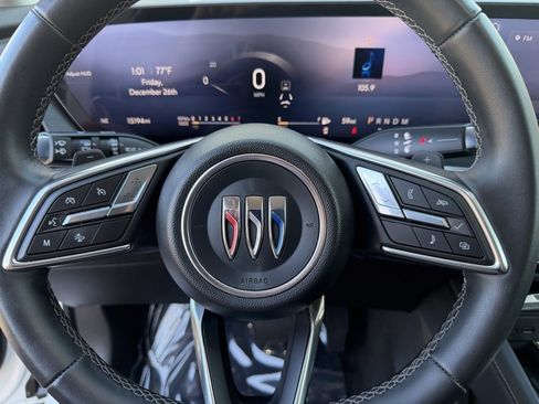 Used 2025 Buick Envision Preferred image 22