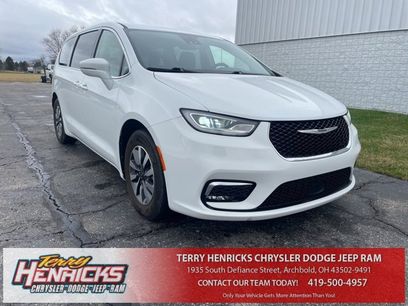 Used 2022 Chrysler Pacifica Touring-L