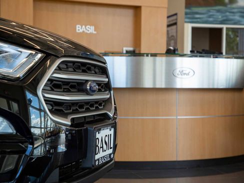 Used 2023 Jeep Wrangler Sahara w/ Cold Weather Group image 8