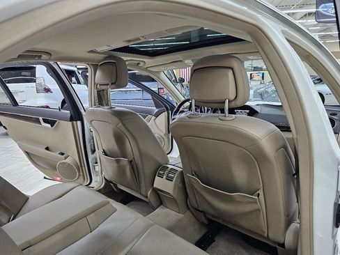 Used 2013 Mercedes-Benz C 300 Sport image 23