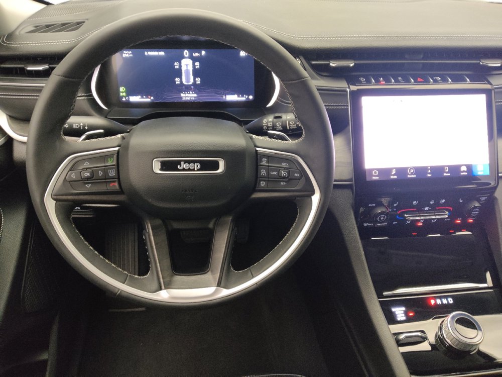 Used 2023 Jeep Grand Cherokee Limited w/ Luxury Tech Group II AWD/4WD image 22