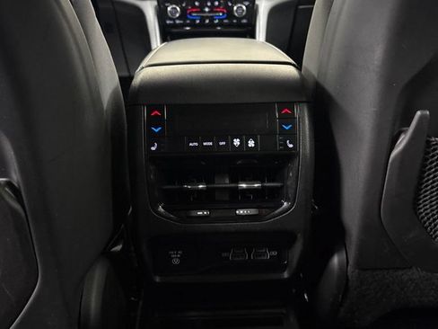 Used 2021 Jeep Grand Cherokee L Overland w/ Luxury Tech Group IV AWD/4WD image 23