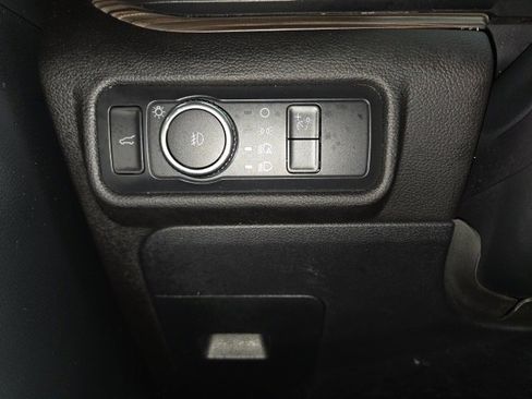 Used 2022 Ford Explorer Limited w/ Limited Technology Package image 45