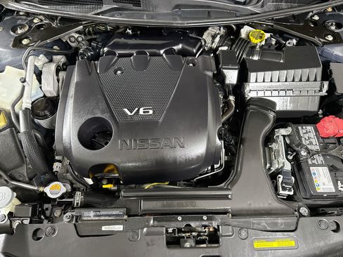 Used 2023 Nissan Maxima SL FWD image 39
