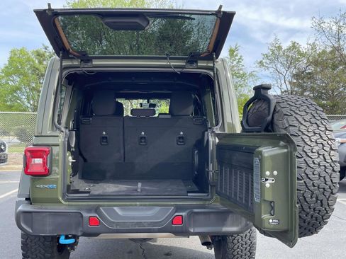 Used 2022 Jeep Wrangler Unlimited Rubicon 4xe AWD/4WD image 9