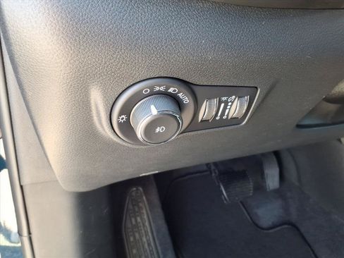 New 2026 Jeep Compass Latitude AWD/4WD image 10