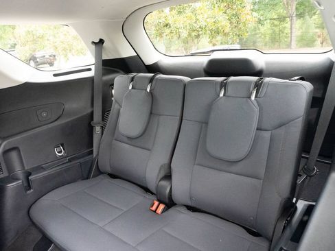 Used 2025 Ford Explorer Active RWD image 21