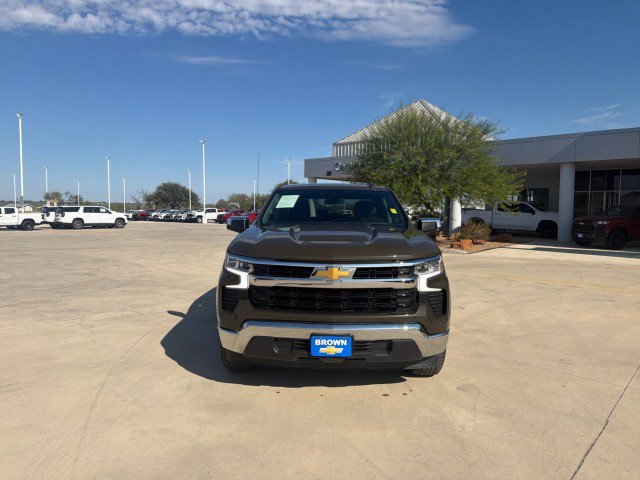 Used 2023 Chevrolet Silverado 1500 LT RWD image 2