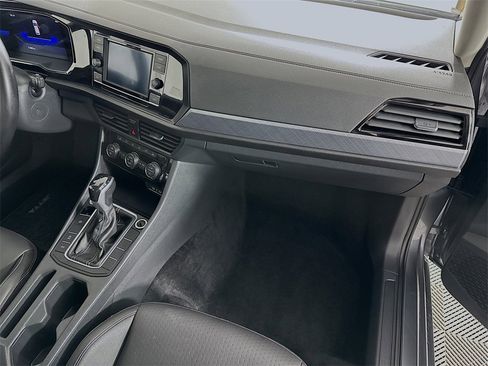 Used 2023 Volkswagen Jetta SE image 27