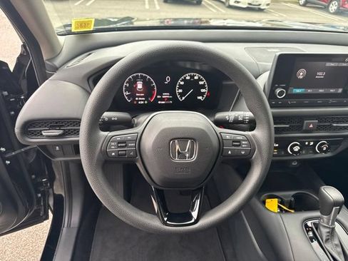 Used 2023 Honda HR-V LX image 14