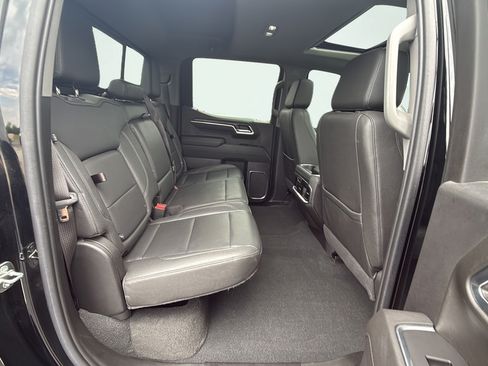 Used 2022 GMC Sierra 1500 SLT w/ SLT Convenience Package AWD/4WD image 35