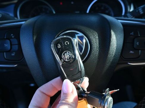 Used 2021 Buick Encore GX Essence w/ Experience Buick Package image 36