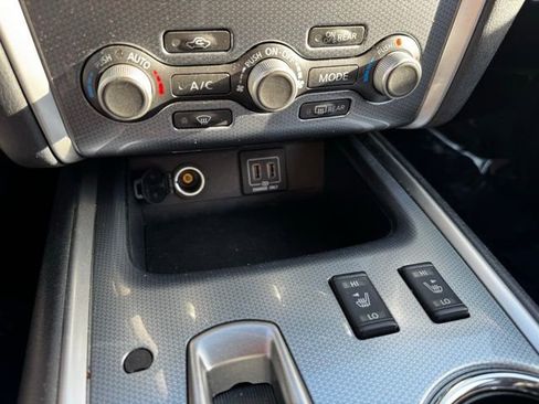 Used 2018 Nissan Pathfinder SL image 15