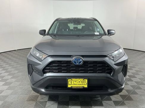 Used 2021 Toyota RAV4 LE image 2