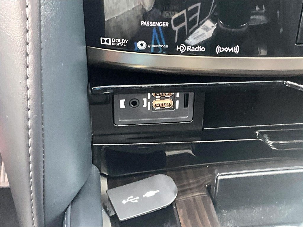 Used 2018 Lexus LX 570 4WD w/ Luxury Package image 28