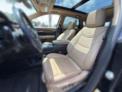 Used 2024 Cadillac XT5 Premium Luxury w/ Platinum Package FWD image 8