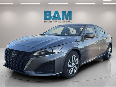 Used 2023 Nissan Altima 2.5 S image 3