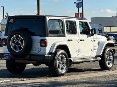 Used 2022 Jeep Wrangler Unlimited Sahara image 2