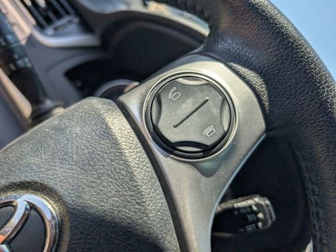 Used 2013 Toyota Camry SE image 13