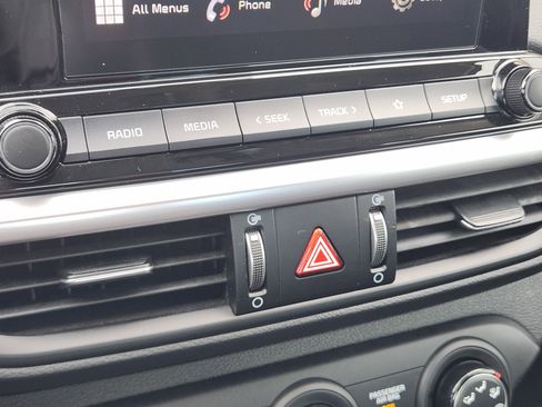 Used 2023 Kia Forte LXS w/ LXS Technology Package image 21