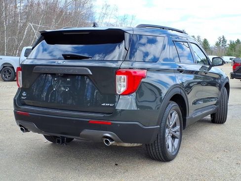 Certified 2022 Ford Explorer XLT w/ Equipment Group 202A AWD/4WD image 4