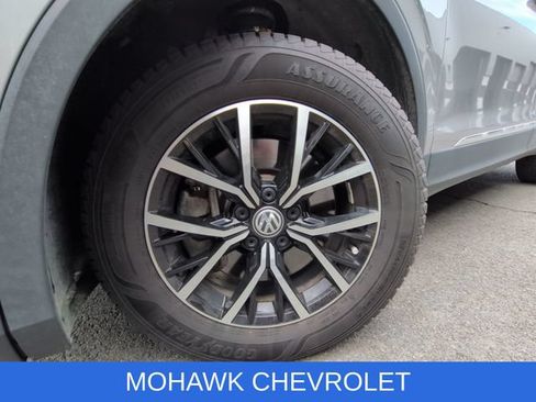 Used 2021 Volkswagen Tiguan SE FWD image 9