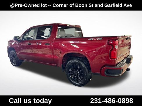Used 2020 Chevrolet Silverado 1500 Custom w/ Custom Value Package AWD/4WD image 3