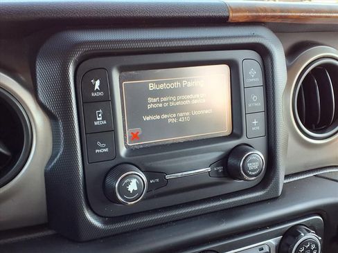 Used 2018 Jeep Wrangler Unlimited Sport image 15