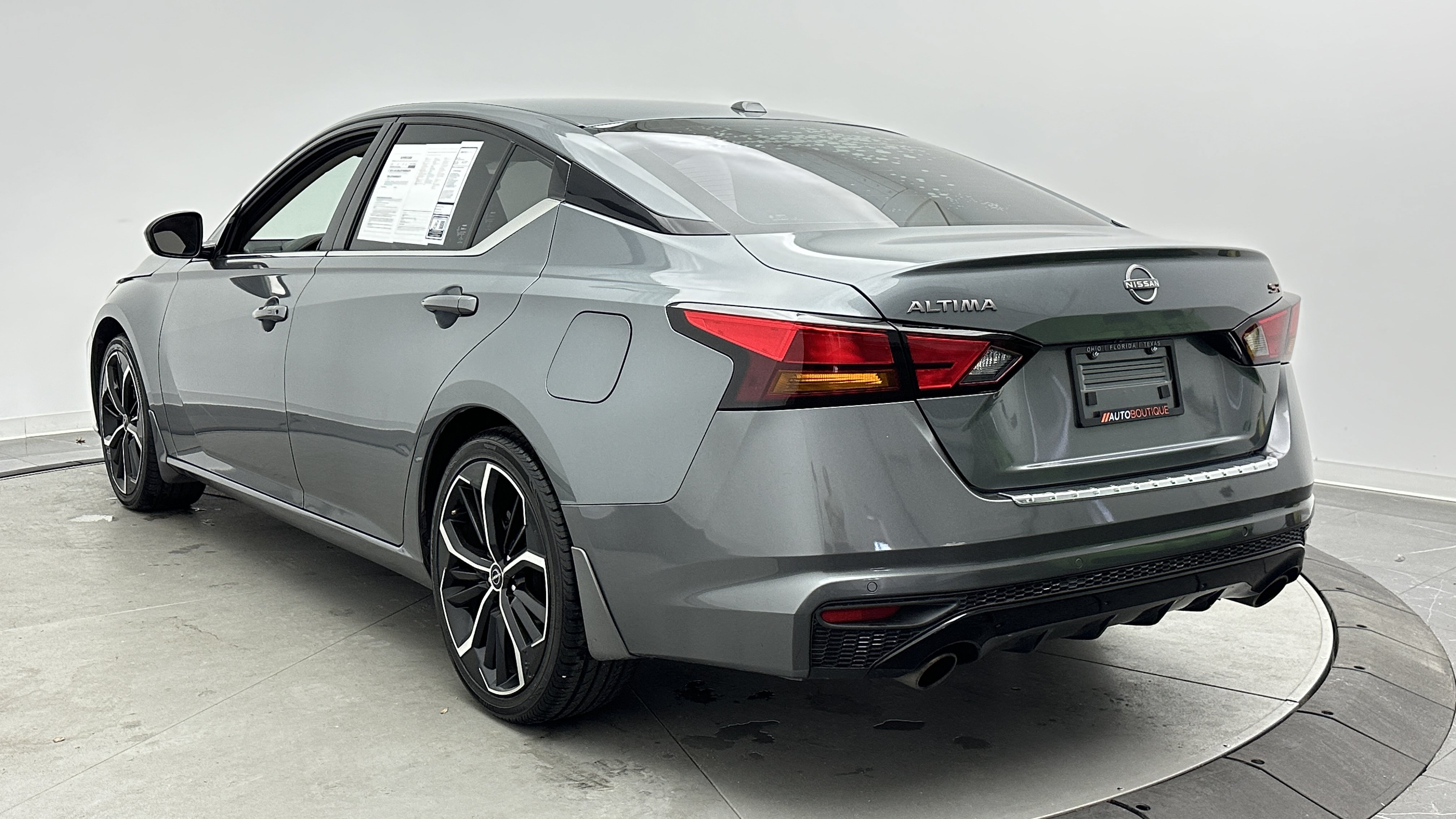 Used 2023 Nissan Altima 2.5 SR w/ SR Premium Package FWD image 5