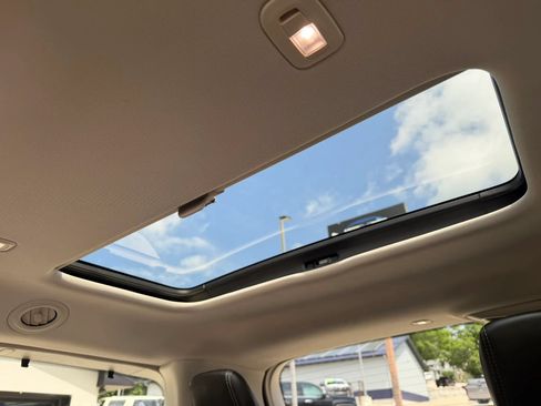 Used 2018 Chrysler Pacifica Limited FWD image 41