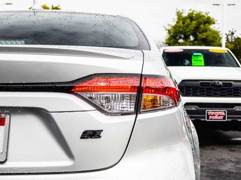 Used 2025 Toyota Corolla SE image 10