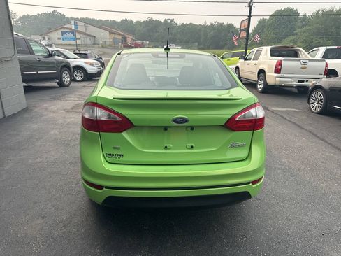 Used 2014 Ford Fiesta SE w/ Equipment Group 201A FWD image 7