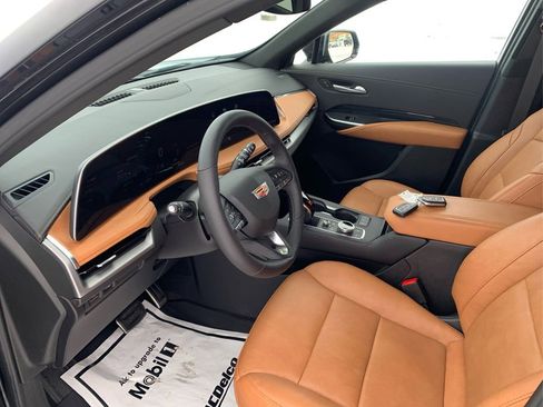 Used 2025 Cadillac XT4 Sport image 19