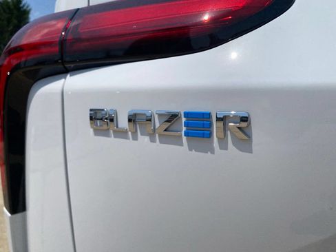 New 2026 Chevrolet Blazer EV LT AWD/4WD image 10