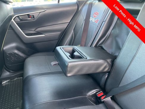 Used 2020 Toyota RAV4 LE FWD image 20