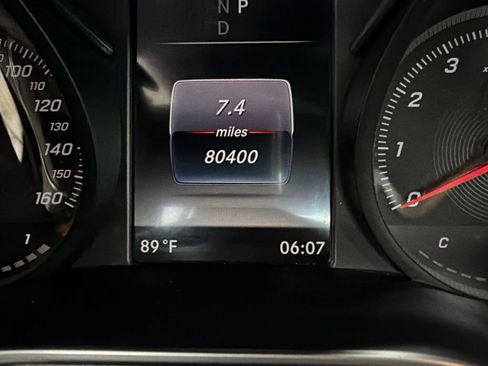 Used 2018 Mercedes-Benz GLC 300 4MATIC w/ Premium Package image 14