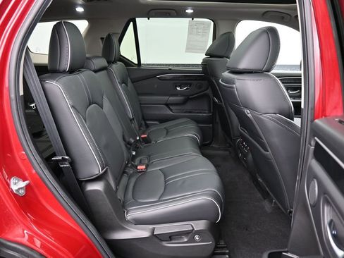 Certified 2024 Honda Pilot Elite image 27