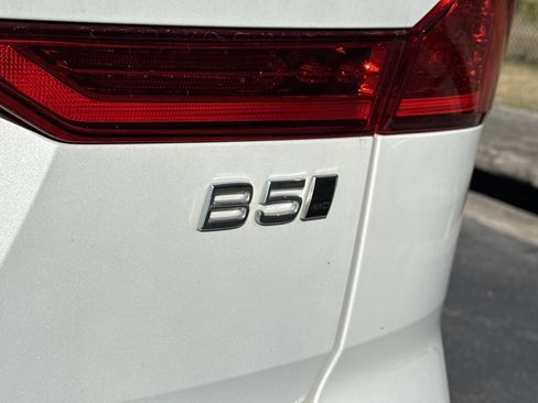 Used 2025 Volvo XC60 B5 Plus image 38