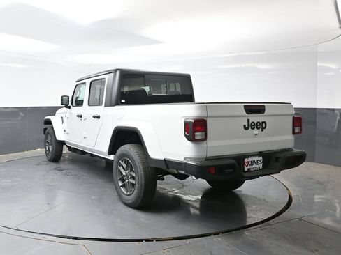 New 2026 Jeep Gladiator Sport AWD/4WD image 7