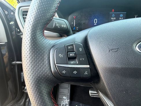 Used 2024 Ford Escape ST-Line w/ Tech Pack #1 FWD image 31