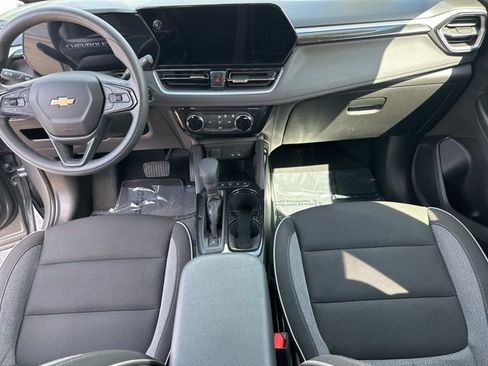 Used 2025 Chevrolet TrailBlazer LT image 5