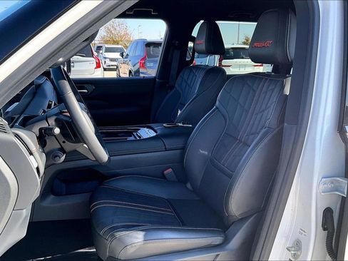 Used 2025 Nissan Armada PRO-4X image 31