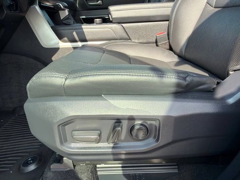 Used 2023 Toyota Tundra Limited AWD/4WD image 24